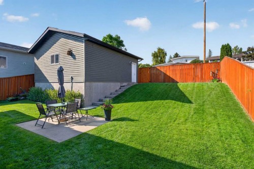 292 Silver Brook Way Nw, Calgary, AB - Outdoor