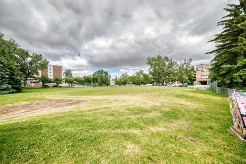 2405 17 Street Sw, Calgary, AB 