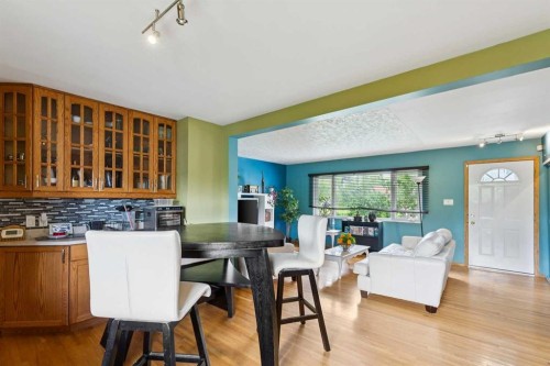 7304 5 Street Sw, Calgary, AB - Indoor