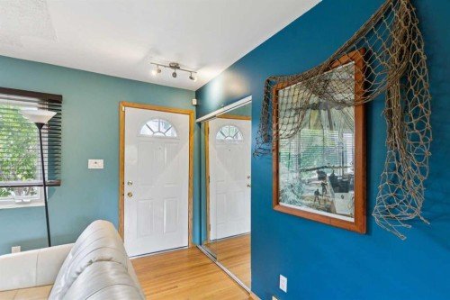 7304 5 Street Sw, Calgary, AB - Indoor Photo Showing Other Room