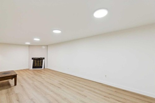 7304 5 Street Sw, Calgary, AB - Indoor