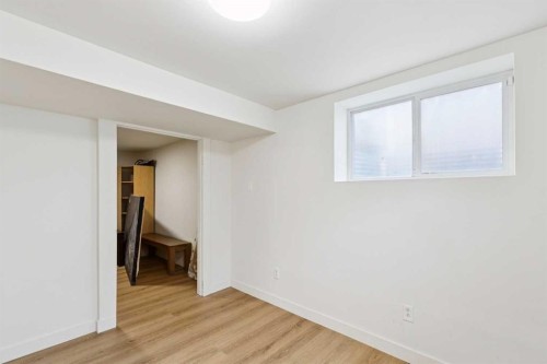 7304 5 Street Sw, Calgary, AB - Indoor Photo Showing Other Room