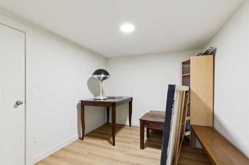 7304 5 Street Sw, Calgary, AB - Indoor Photo Showing Other Room