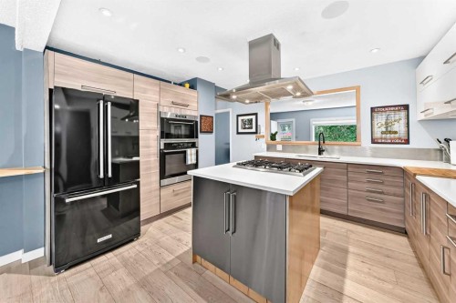 8512 33 Avenue Nw, Calgary, AB 