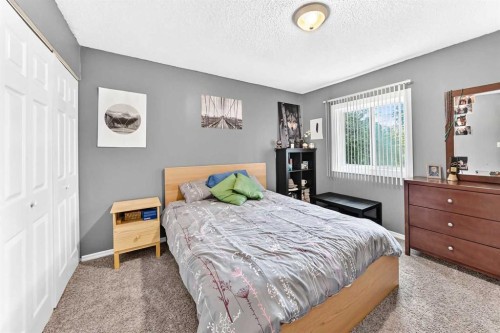 8512 33 Avenue Nw, Calgary, AB 