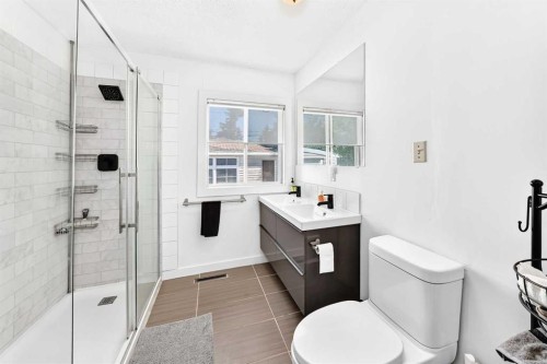8512 33 Avenue Nw, Calgary, AB 