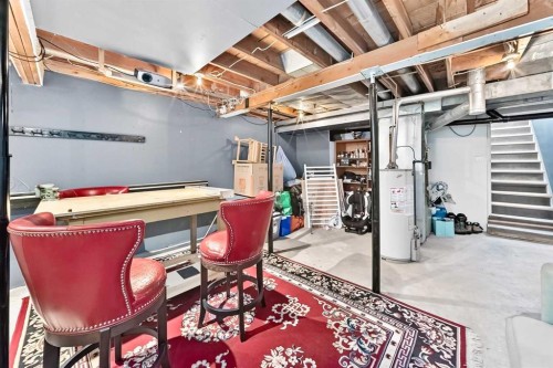 8512 33 Avenue Nw, Calgary, AB 