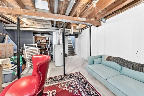 8512 33 Avenue Nw, Calgary, AB 