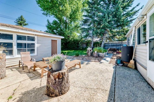8512 33 Avenue Nw, Calgary, AB 