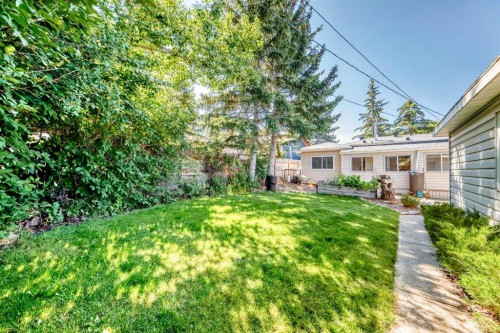 8512 33 Avenue Nw, Calgary, AB 