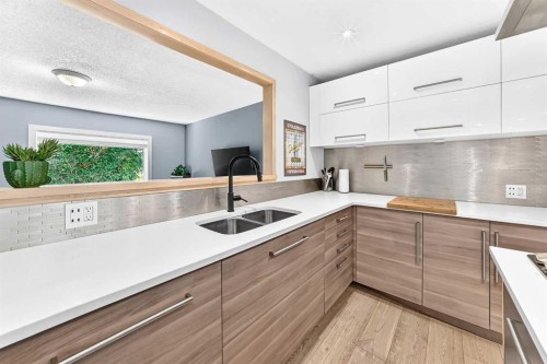 8512 33 Avenue Nw, Calgary, AB 
