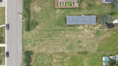 2110 27 Avenue, Nanton, AB 