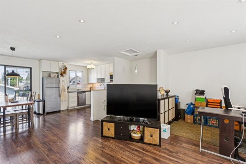 3556 33 Street Se, Calgary, AB 