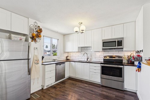 3556 33 Street Se, Calgary, AB 