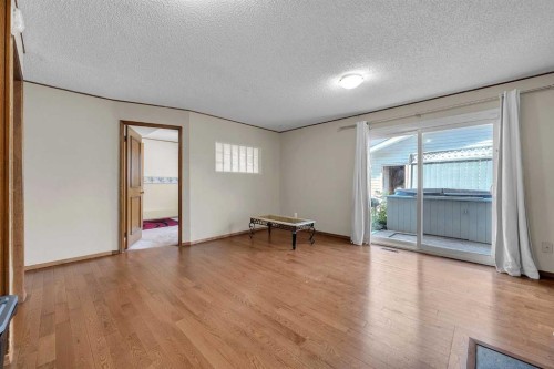 28 Macewan Meadow Link Nw, Calgary, AB - Indoor Photo Showing Other Room