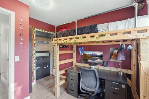 279 Everstone Drive Sw, Calgary, AB 