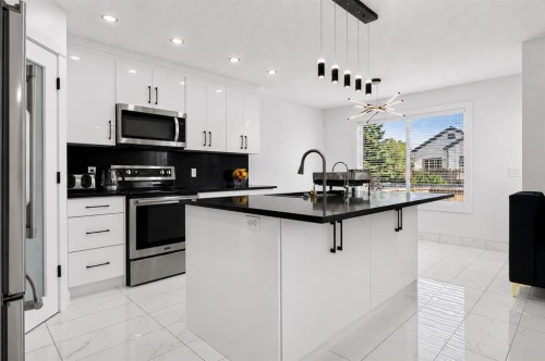 53 Martha'S Place Ne, Calgary, AB 