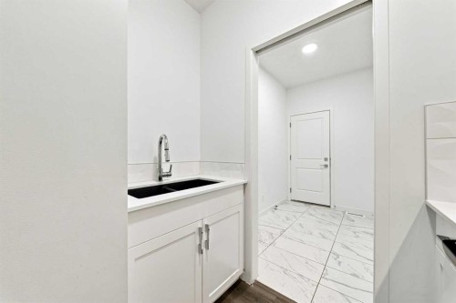 12 Corner Glen Row Ne, Calgary, AB 