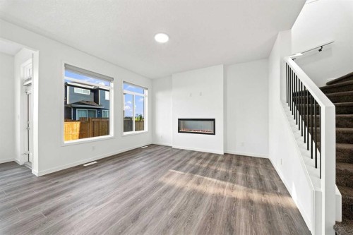 12 Corner Glen Row Ne, Calgary, AB 