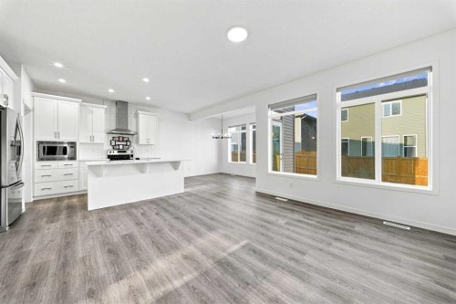 12 Corner Glen Row Ne, Calgary, AB 