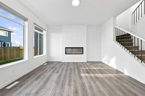12 Corner Glen Row Ne, Calgary, AB 
