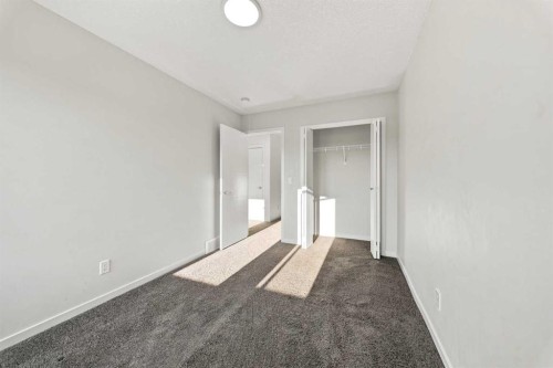 12 Corner Glen Row Ne, Calgary, AB 