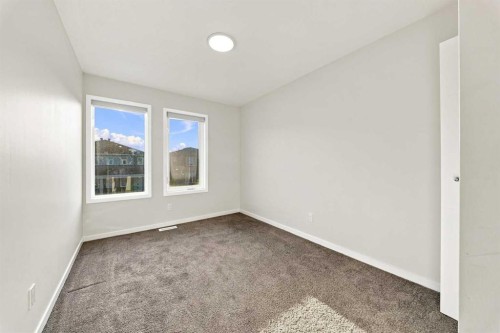12 Corner Glen Row Ne, Calgary, AB 