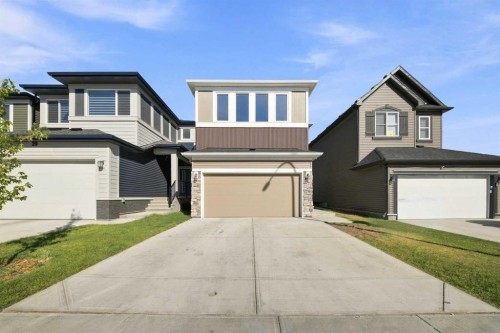 12 Corner Glen Row Ne, Calgary, AB 