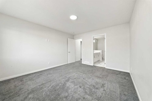 12 Corner Glen Row Ne, Calgary, AB 