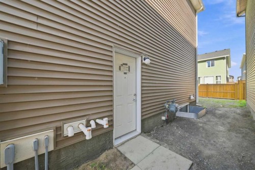 12 Corner Glen Row Ne, Calgary, AB 