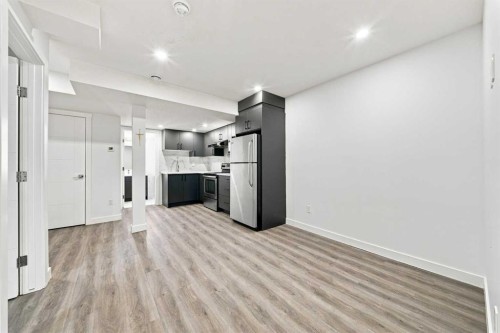 12 Corner Glen Row Ne, Calgary, AB 