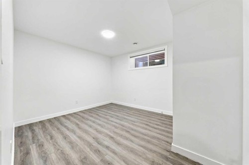 12 Corner Glen Row Ne, Calgary, AB 
