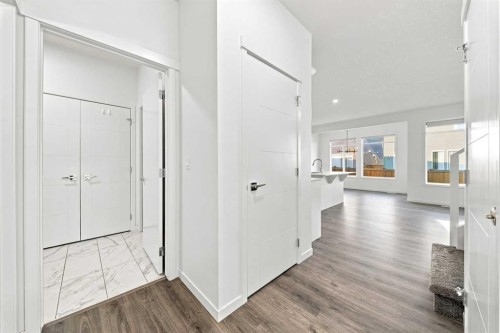 12 Corner Glen Row Ne, Calgary, AB 