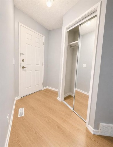 3-1702 35 Street Se, Calgary, AB 