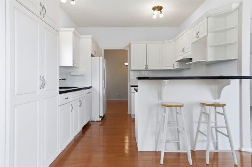 112 Shannon Road Sw, Calgary, AB 