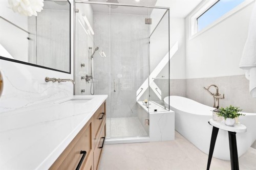 3743 36 Avenue Sw, Calgary, AB 