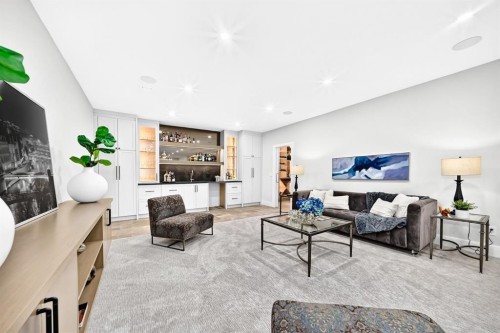 3743 36 Avenue Sw, Calgary, AB 