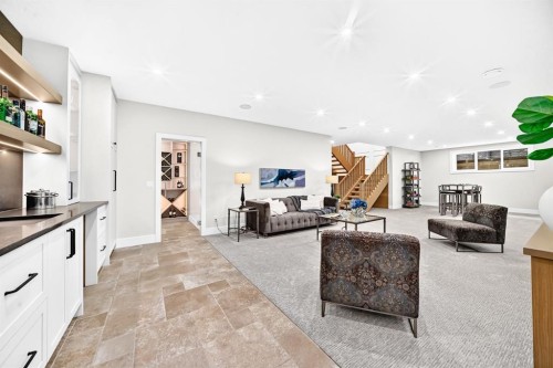 3743 36 Avenue Sw, Calgary, AB 