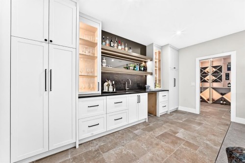 3743 36 Avenue Sw, Calgary, AB 