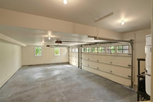 14 Coulee View Sw, Calgary, AB 