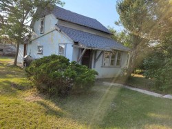 131 5 Avenue EASTThree Hills, AB T0M 2A0