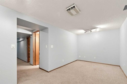 16 Harvest Glen Heights Ne, Calgary, AB 