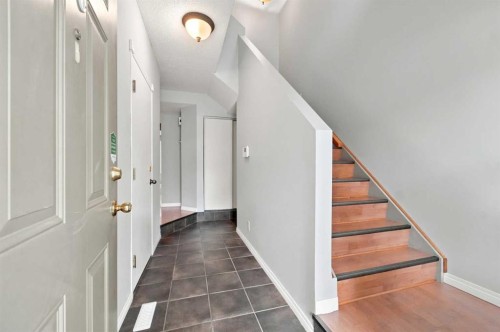 16 Harvest Glen Heights Ne, Calgary, AB 