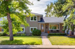 2547 Chicoutimi Drive NW Calgary, AB T2L 0W4