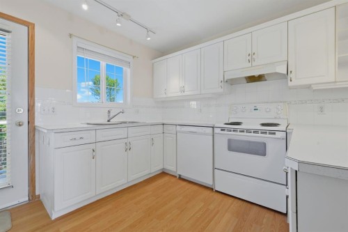 112 Dovista Court Se, Calgary, AB 