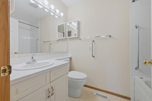 112 Dovista Court Se, Calgary, AB 