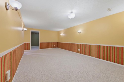 112 Dovista Court Se, Calgary, AB 