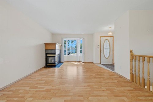112 Dovista Court Se, Calgary, AB 