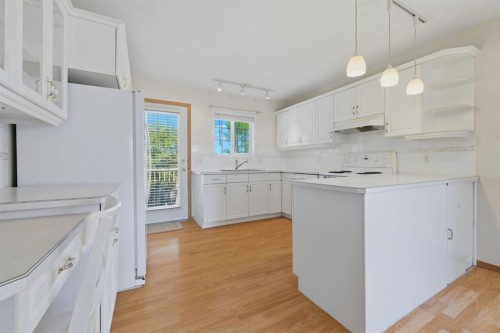 112 Dovista Court Se, Calgary, AB 
