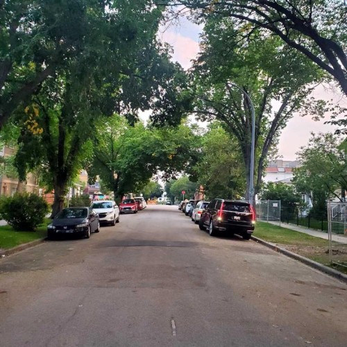 215 8A Street Ne, Calgary, AB 